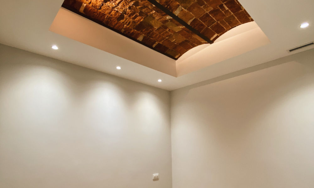 habitación Habitación sin amueblar con techo antiguo.