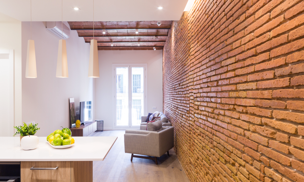 vista del salon Vista del comedor desde la cocina por la parte lateral de la encimera.