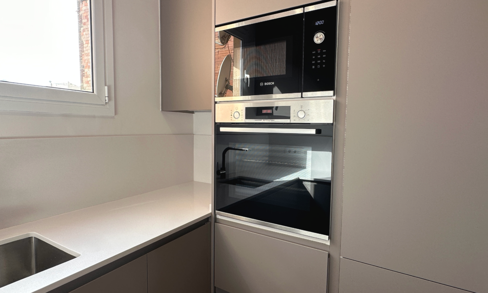 cocina Electrodomésticos a conjunto con la cocina.